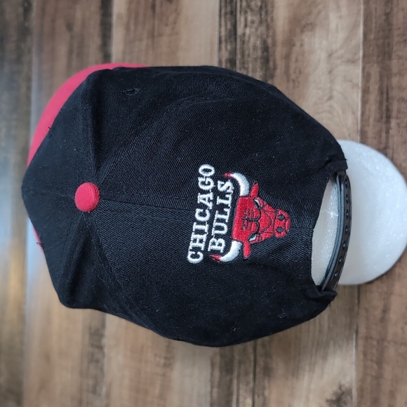 Vintage Chicago Bulls Drew Pearson Alternative  Logo SnapBack Hat NBA - Picture 3 of 8